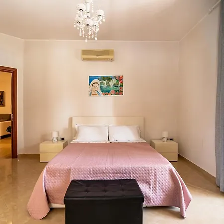 Guesthost - La Casa Dei Pini * Trani