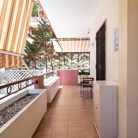 Apartament Guesthost - La Casa Dei Pini *