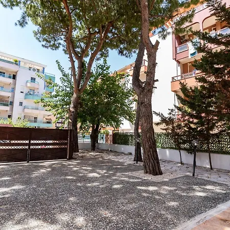 Guesthost - La Casa Dei Pini Apartament Trani
