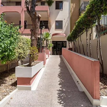 Apartament Guesthost - La Casa Dei Pini Trani