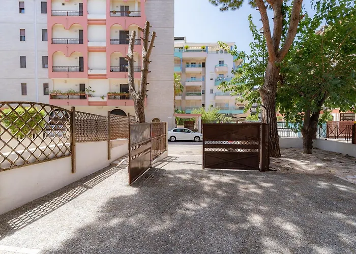 Guesthost - La Casa Dei Pini * Trani