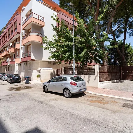 Guesthost - La Casa Dei Pini 아파트